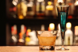 バーでの乾杯・飲み方