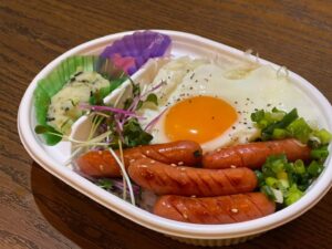 チョリソと目玉焼き丼
